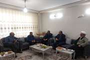 حضور مدیـرکل و هیئـت همـراه در منزل آقای غلامی از همکاران اداره کل دامپزشکی جهت عیادت از ایشان 