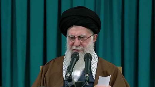 رهبر انقلاب در دیدار زنان و دختران : مهمترین حق و نیاز زن در خانه محبت همسر است. ۱۴۰۴/۰۹/۱۲