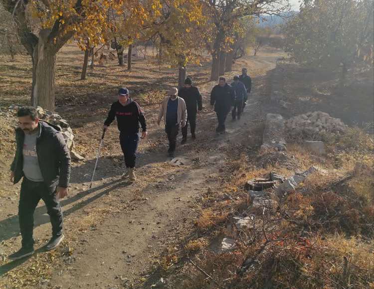 حضـور تیـم کوهنـوردی دامپــزشکی در روستای زیبـای کاسـوا و حرکت به سمت دامنـه کـوه وتـوس